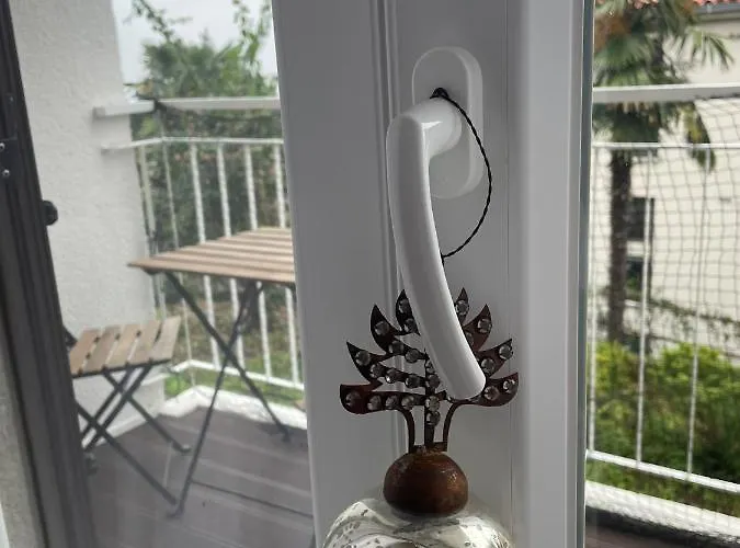 アパート Mypalmassuite With Free Parking In オパティヤ